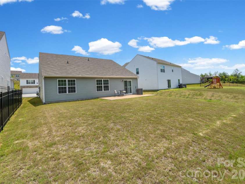 1183 Blackburn Circle, Edgemoor, SC 29712.  MLS# CAR4403052, YatesRealty ID 36856. 