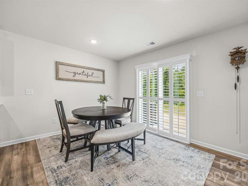 1183 Blackburn Circle, Edgemoor, SC 29712.  MLS# CAR4403052, YatesRealty ID 36856. Dining area