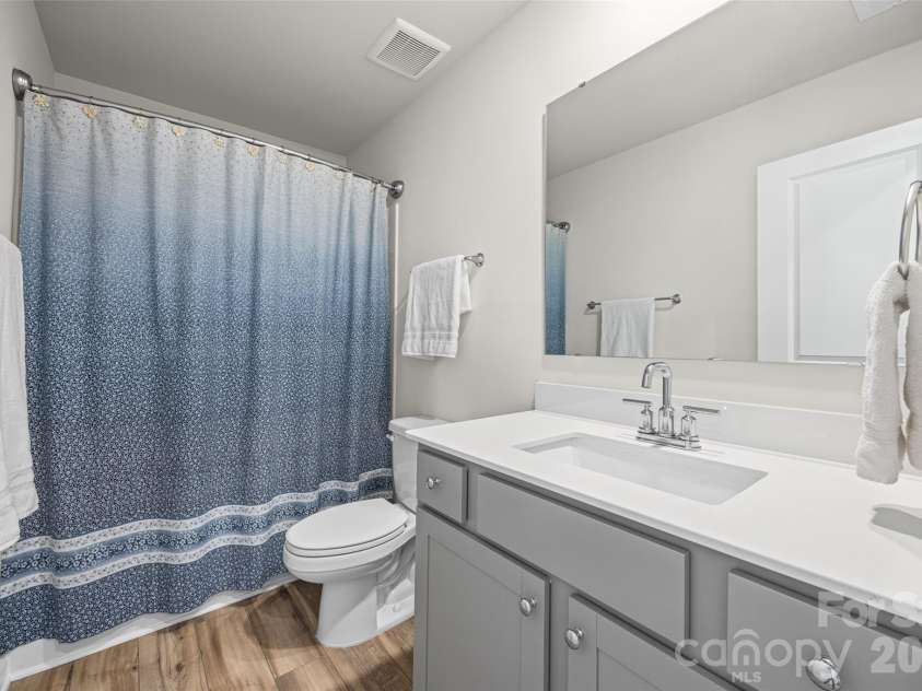 1183 Blackburn Circle, Edgemoor, SC 29712.  MLS# CAR4403052, YatesRealty ID 36856. Guest Bathroom