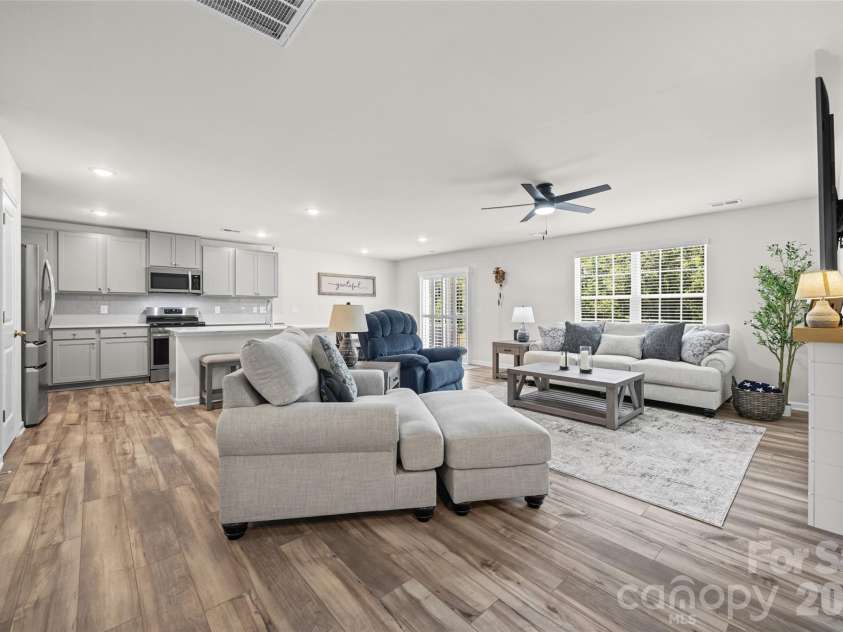 1183 Blackburn Circle, Edgemoor, SC 29712.  MLS# CAR4403052, YatesRealty ID 36856. Open living room