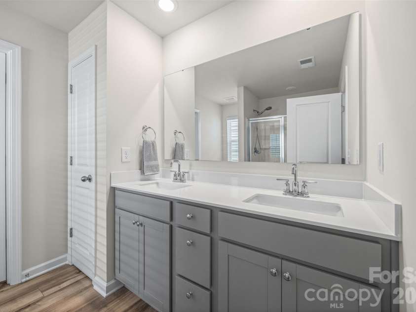 1183 Blackburn Circle, Edgemoor, SC 29712.  MLS# CAR4403052, YatesRealty ID 36856. Primary Bathroom