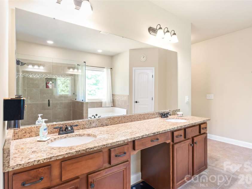 1406 Laurel Hill Drive, Waxhaw, NC 28173.  MLS# CAR4402875, YatesRealty ID 36857. 