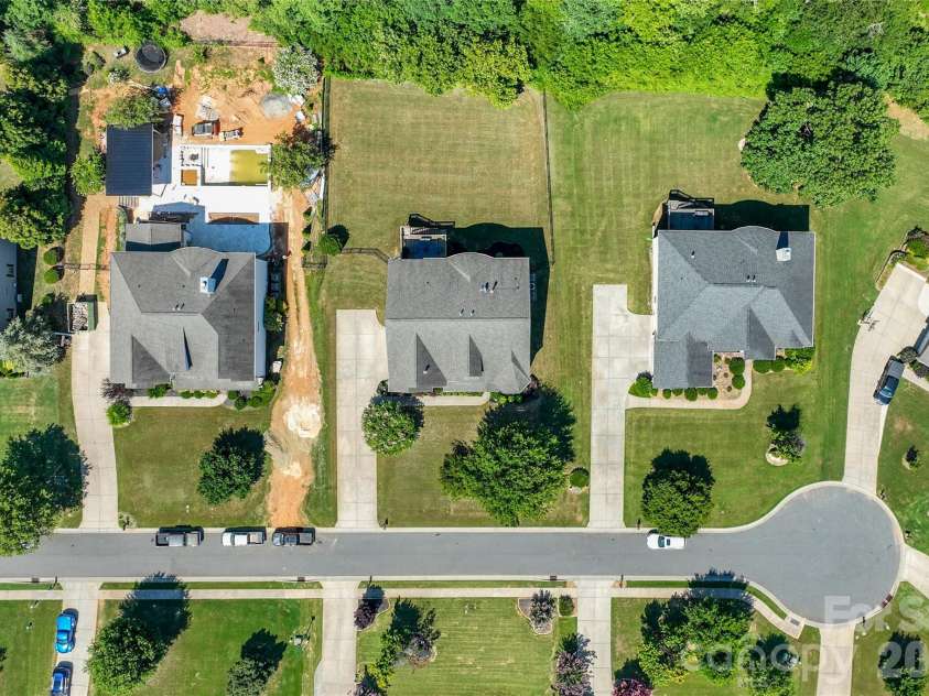 1406 Laurel Hill Drive, Waxhaw, NC 28173.  MLS# CAR4402875, YatesRealty ID 36857. 