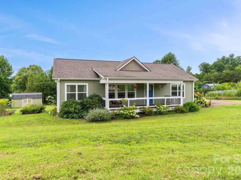 111 Bluebird Meadows Court, Alexander, NC 28701.  MLS# CAR4402349, YatesRealty ID 36858. 