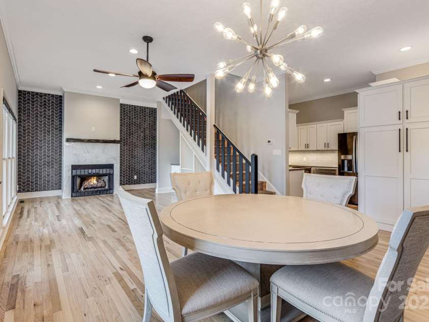 315 Hillside Drive, Burnsville, NC 28714.  MLS# CAR4241007, YatesRealty ID 3686. 