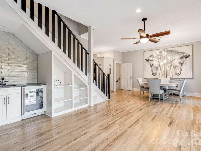 315 Hillside Drive, Burnsville, NC 28714.  MLS# CAR4241007, YatesRealty ID 3686. 