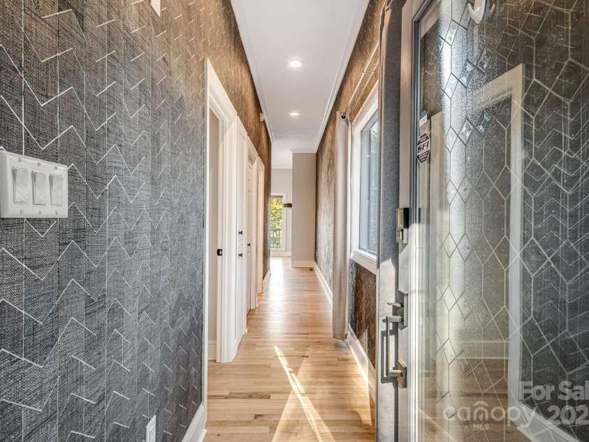 315 Hillside Drive, Burnsville, NC 28714.  MLS# CAR4241007, YatesRealty ID 3686. Main Level Entrance