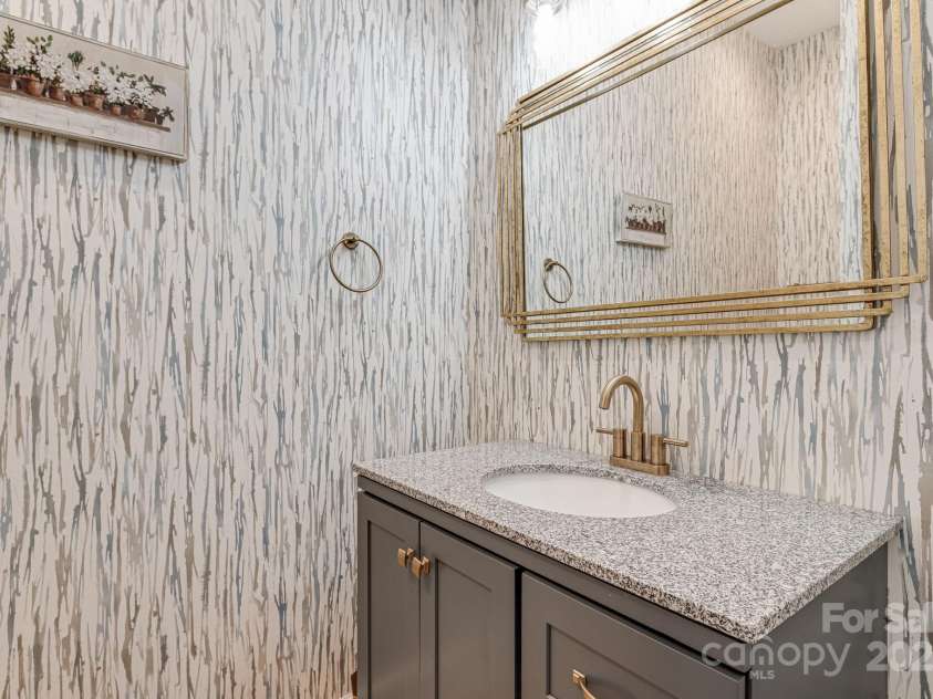 315 Hillside Drive, Burnsville, NC 28714.  MLS# CAR4241007, YatesRealty ID 3686. Powder Bath