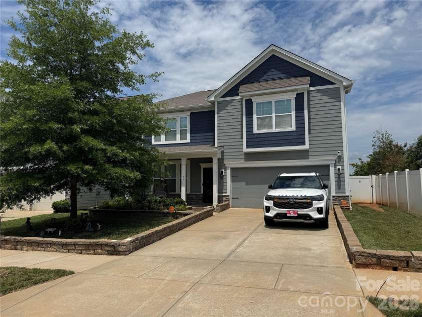 109 Americana Drive, Mooresville, NC 28115.  MLS# CAR4399467, YatesRealty ID 36861. 
