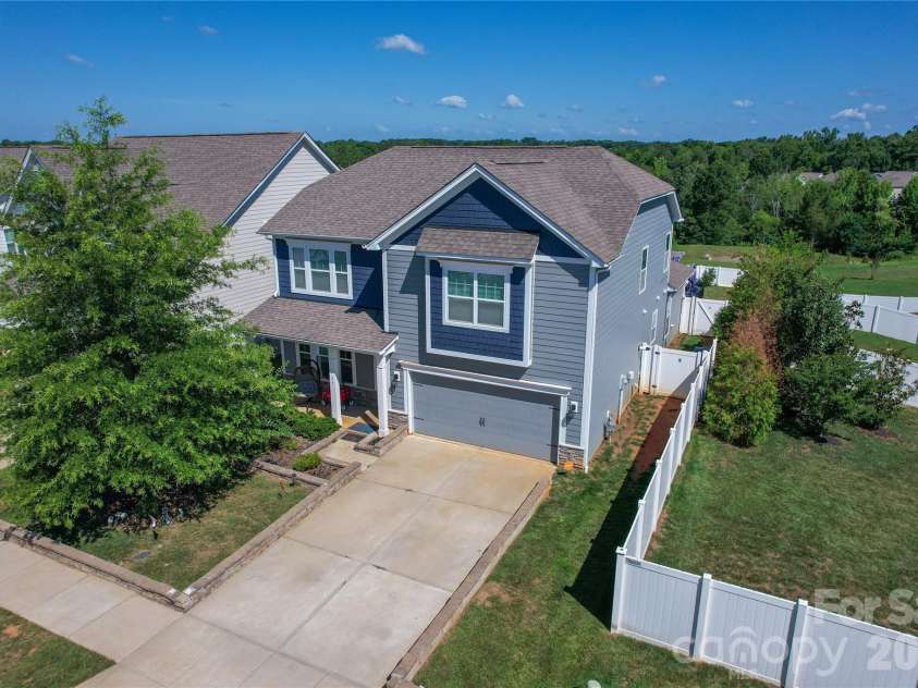 109 Americana Drive, Mooresville, NC 28115.  MLS# CAR4399467, YatesRealty ID 36861. 