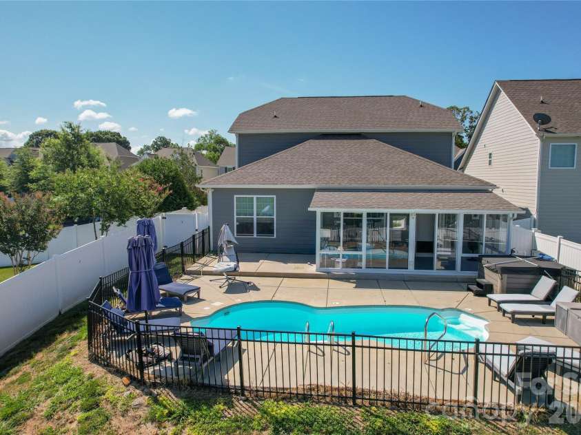 109 Americana Drive, Mooresville, NC 28115.  MLS# CAR4399467, YatesRealty ID 36861. 