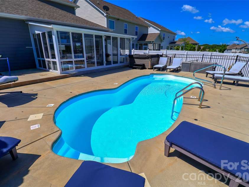109 Americana Drive, Mooresville, NC 28115.  MLS# CAR4399467, YatesRealty ID 36861. 