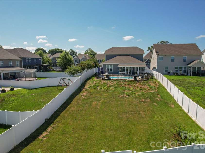 109 Americana Drive, Mooresville, NC 28115.  MLS# CAR4399467, YatesRealty ID 36861. 