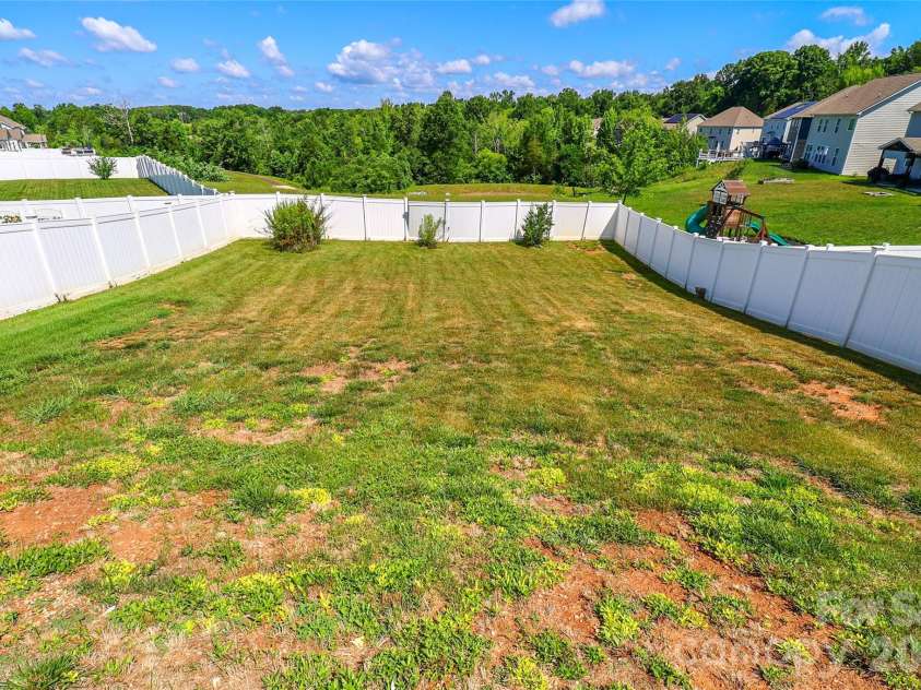 109 Americana Drive, Mooresville, NC 28115.  MLS# CAR4399467, YatesRealty ID 36861. 
