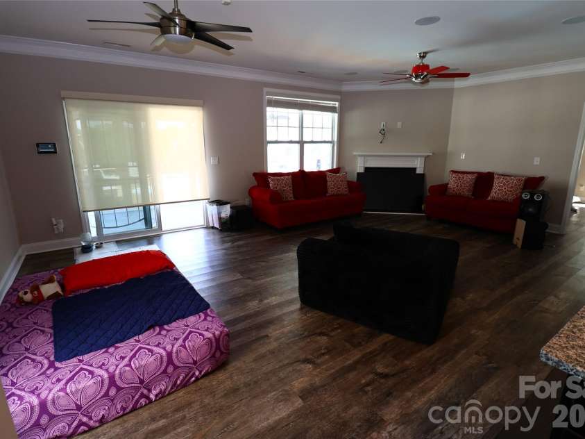 109 Americana Drive, Mooresville, NC 28115.  MLS# CAR4399467, YatesRealty ID 36861. 