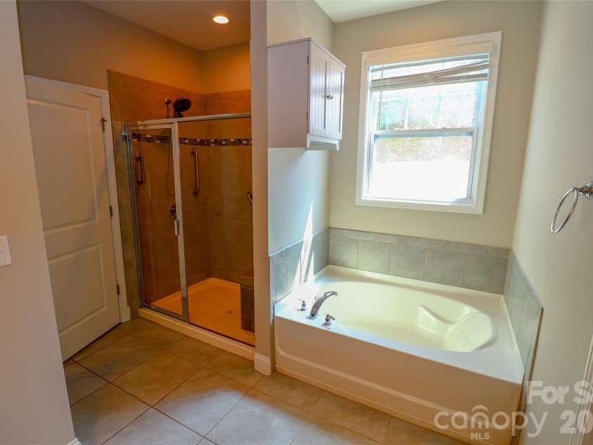 109 Americana Drive, Mooresville, NC 28115.  MLS# CAR4399467, YatesRealty ID 36861. 