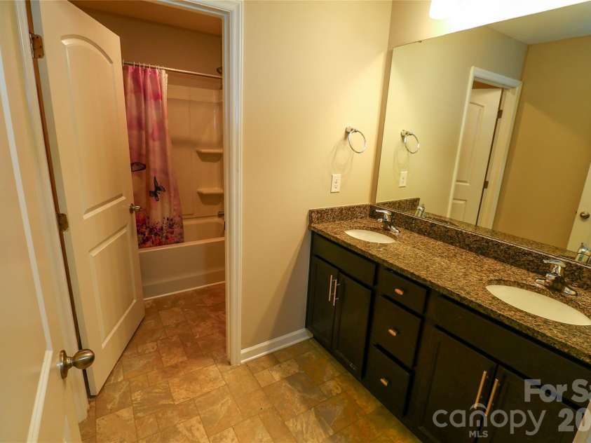 109 Americana Drive, Mooresville, NC 28115.  MLS# CAR4399467, YatesRealty ID 36861. 