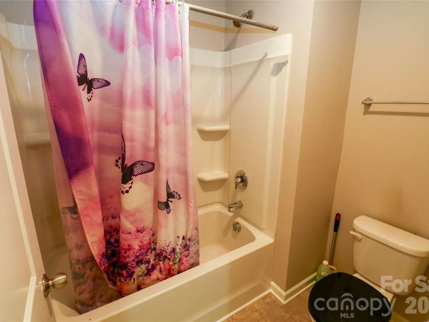 109 Americana Drive, Mooresville, NC 28115.  MLS# CAR4399467, YatesRealty ID 36861. 
