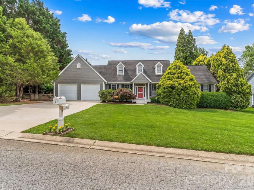 6 Southbrook Drive, Fletcher, NC 28732.  MLS# CAR4396867, YatesRealty ID 36863. 