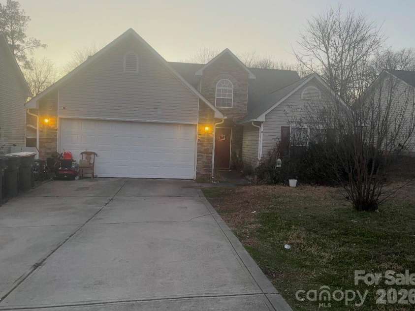 2636 Thistle Brook Drive, Concord, NC 28027.  MLS# CAR4358965, YatesRealty ID 36866. Home Exterior