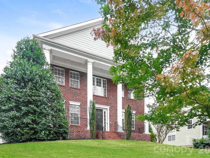 10107 Daufuskie Drive, Charlotte, NC 28278.  MLS# CAR4396729, YatesRealty ID 36867. 