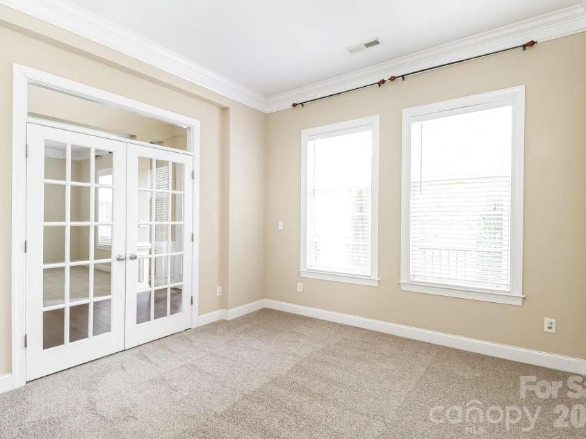 10107 Daufuskie Drive, Charlotte, NC 28278.  MLS# CAR4396729, YatesRealty ID 36867. 