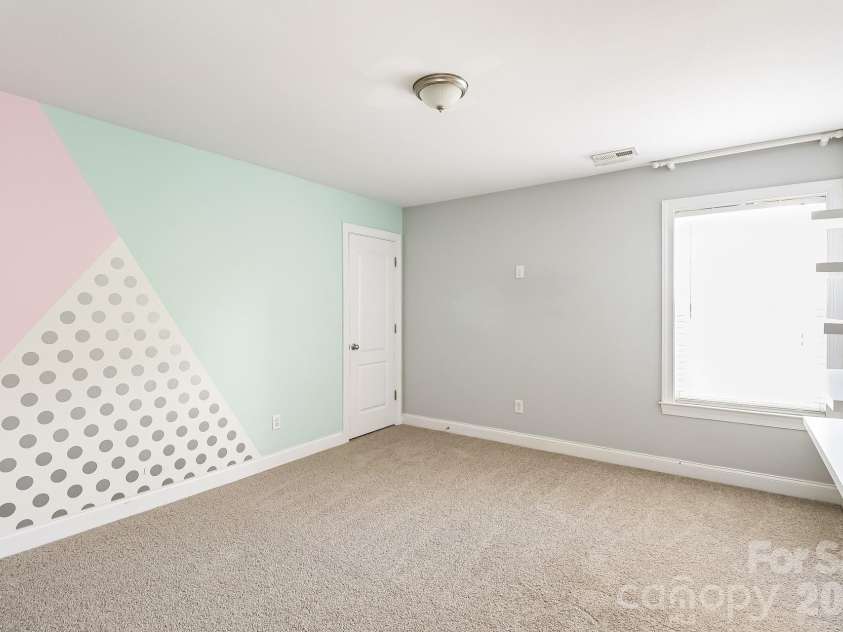 10107 Daufuskie Drive, Charlotte, NC 28278.  MLS# CAR4396729, YatesRealty ID 36867. 