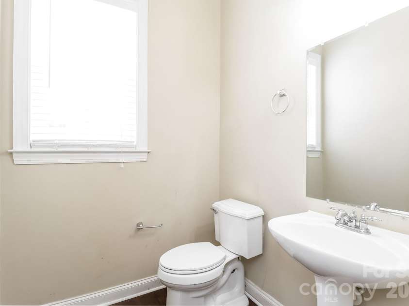 10107 Daufuskie Drive, Charlotte, NC 28278.  MLS# CAR4396729, YatesRealty ID 36867. 