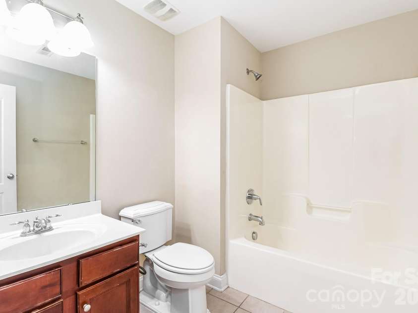 10107 Daufuskie Drive, Charlotte, NC 28278.  MLS# CAR4396729, YatesRealty ID 36867. 