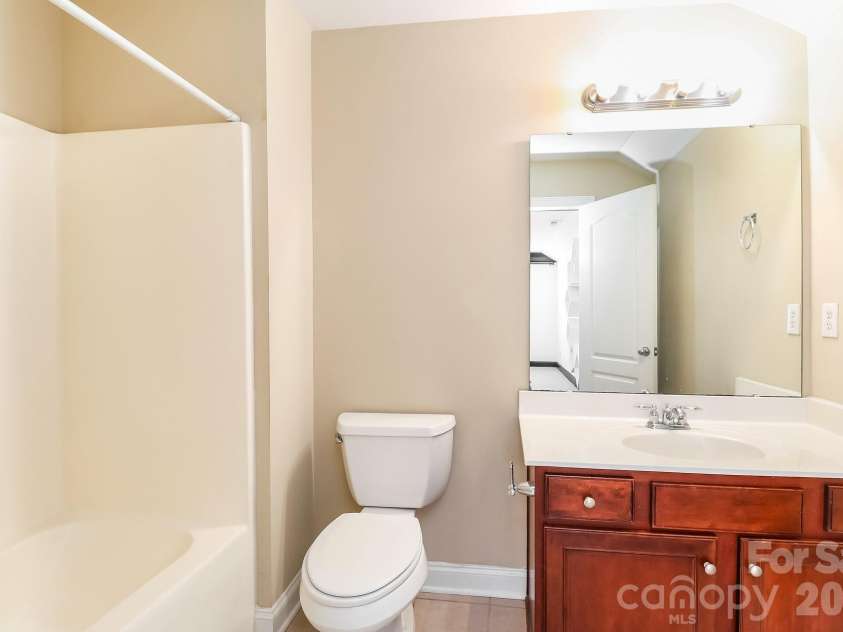 10107 Daufuskie Drive, Charlotte, NC 28278.  MLS# CAR4396729, YatesRealty ID 36867. 