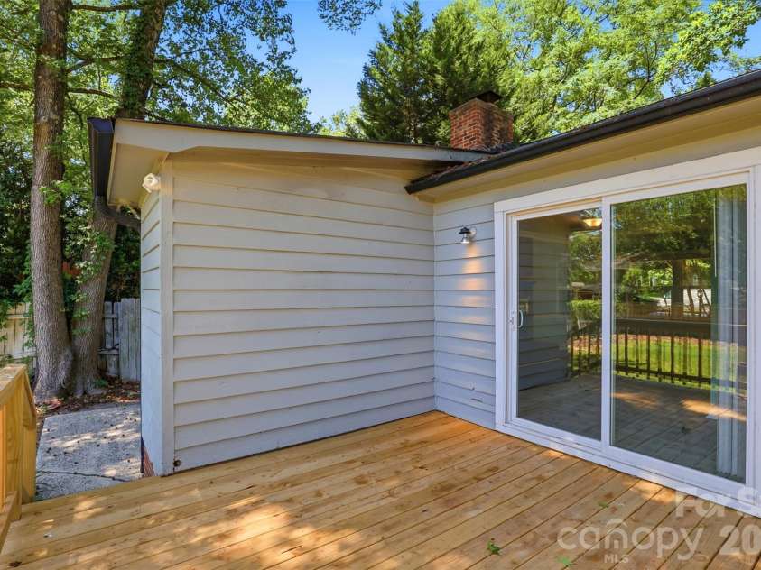 1440 Jodhpur Court, Charlotte, NC 28212.  MLS# CAR4400411, YatesRealty ID 36868. 