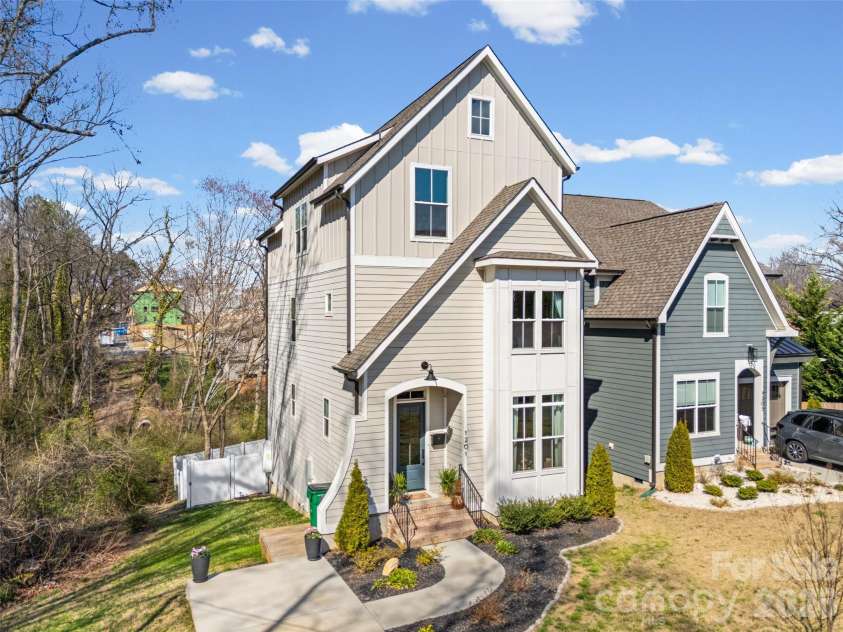 1201 Delane Avenue, Charlotte, NC 28211.  MLS# CAR4354806, YatesRealty ID 3687. 