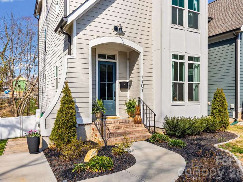 1201 Delane Avenue, Charlotte, NC 28211.  MLS# CAR4354806, YatesRealty ID 3687. 