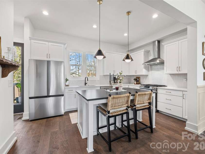 1201 Delane Avenue, Charlotte, NC 28211.  MLS# CAR4354806, YatesRealty ID 3687. 