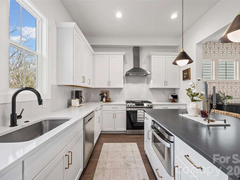 1201 Delane Avenue, Charlotte, NC 28211.  MLS# CAR4354806, YatesRealty ID 3687. 
