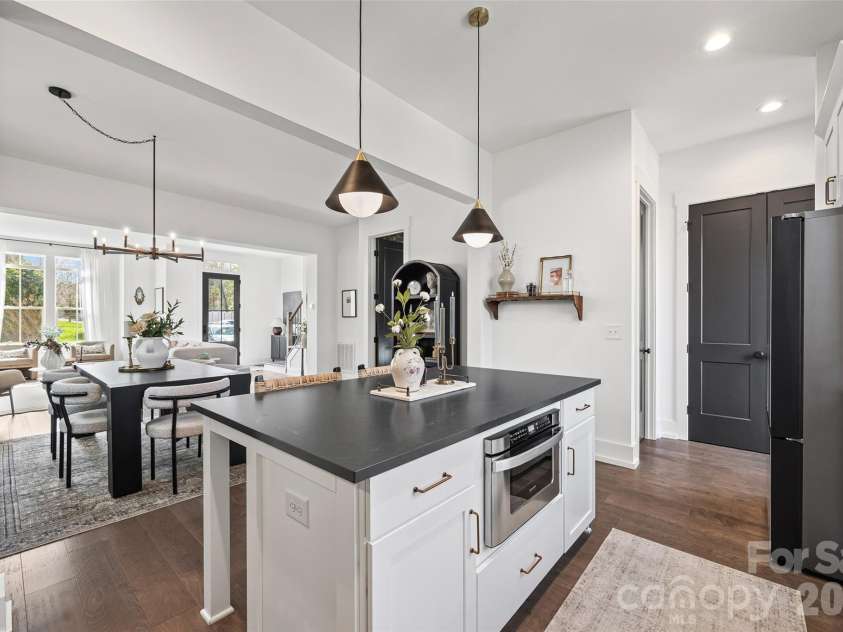 1201 Delane Avenue, Charlotte, NC 28211.  MLS# CAR4354806, YatesRealty ID 3687. 