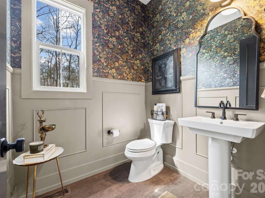 1201 Delane Avenue, Charlotte, NC 28211.  MLS# CAR4354806, YatesRealty ID 3687. 