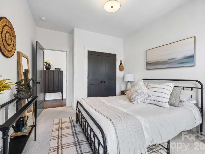 1201 Delane Avenue, Charlotte, NC 28211.  MLS# CAR4354806, YatesRealty ID 3687. 