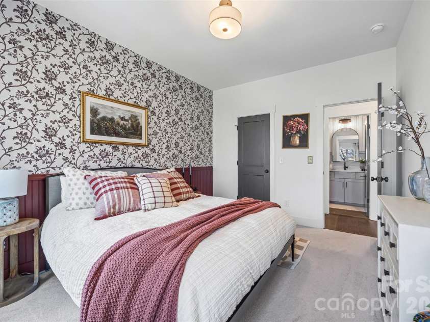 1201 Delane Avenue, Charlotte, NC 28211.  MLS# CAR4354806, YatesRealty ID 3687. 