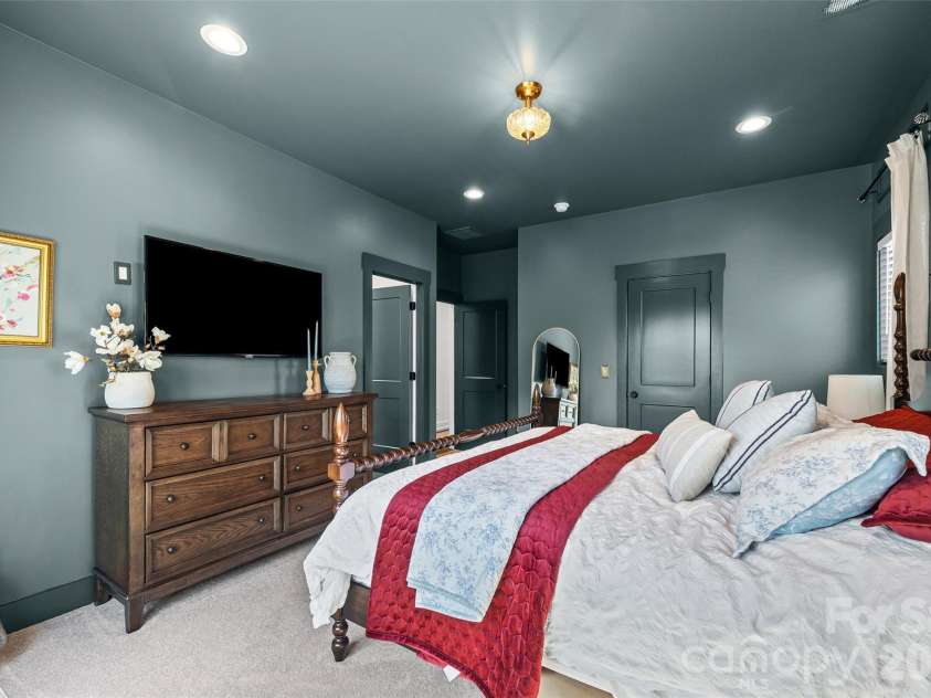1201 Delane Avenue, Charlotte, NC 28211.  MLS# CAR4354806, YatesRealty ID 3687. 
