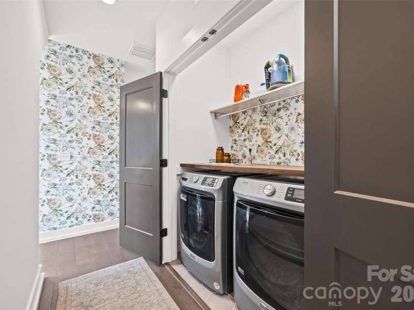 1201 Delane Avenue, Charlotte, NC 28211.  MLS# CAR4354806, YatesRealty ID 3687. 