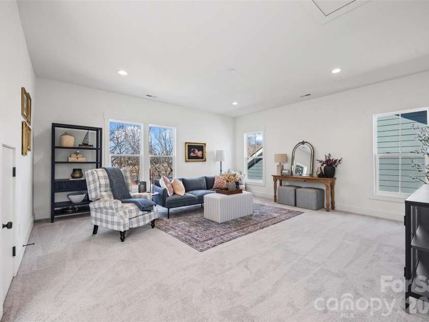 1201 Delane Avenue, Charlotte, NC 28211.  MLS# CAR4354806, YatesRealty ID 3687. 