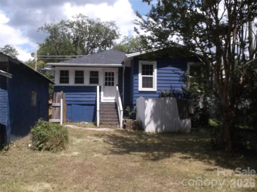 315 Elm Street, Marshville, NC 28103.  MLS# CAR4404105, YatesRealty ID 36871. 
