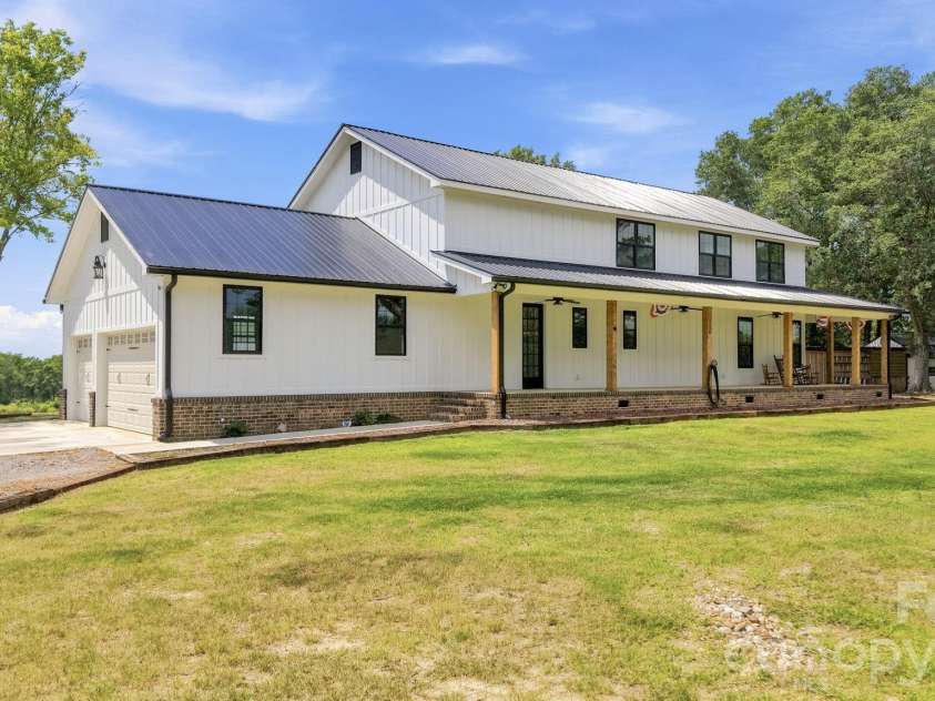 1726 Old Cheraw Highway, Rockingham, NC 28379.  MLS# CAR4403632, YatesRealty ID 36875. 