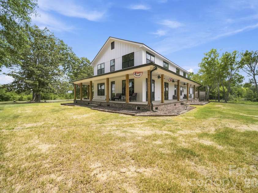 1726 Old Cheraw Highway, Rockingham, NC 28379.  MLS# CAR4403632, YatesRealty ID 36875. 