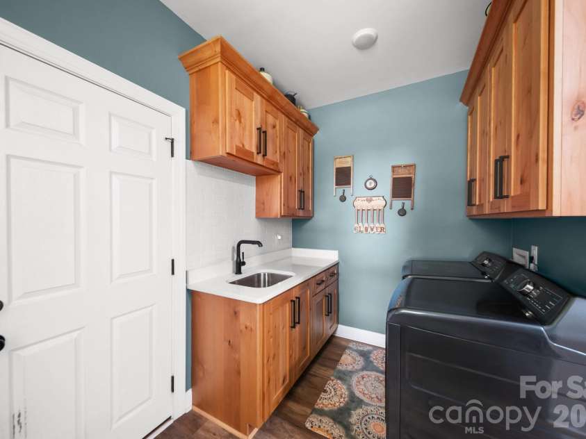 1726 Old Cheraw Highway, Rockingham, NC 28379.  MLS# CAR4403632, YatesRealty ID 36875. Laundry/mud room