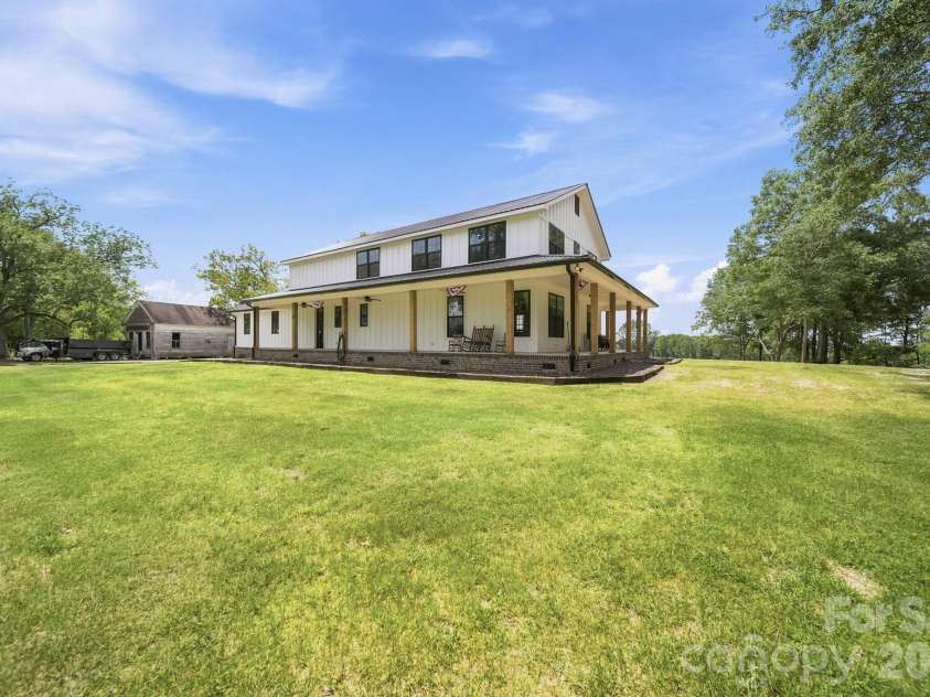 1726 Old Cheraw Highway, Rockingham, NC 28379.  MLS# CAR4417997, YatesRealty ID 36875. 