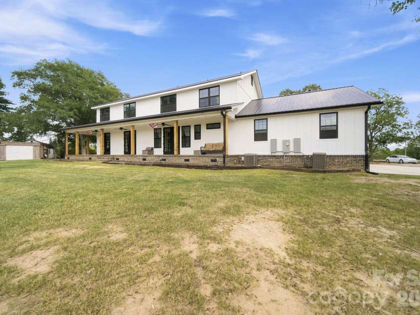 1726 Old Cheraw Highway, Rockingham, NC 28379.  MLS# CAR4417997, YatesRealty ID 36875. 