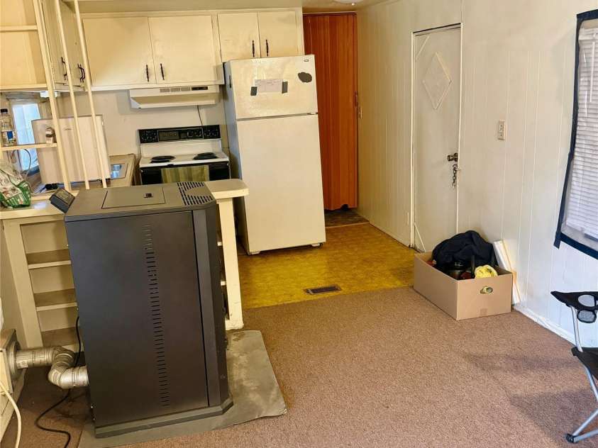 2715 39th Avenue, Hickory, NC 28601.  MLS# CAR4342982, YatesRealty ID 3688. 