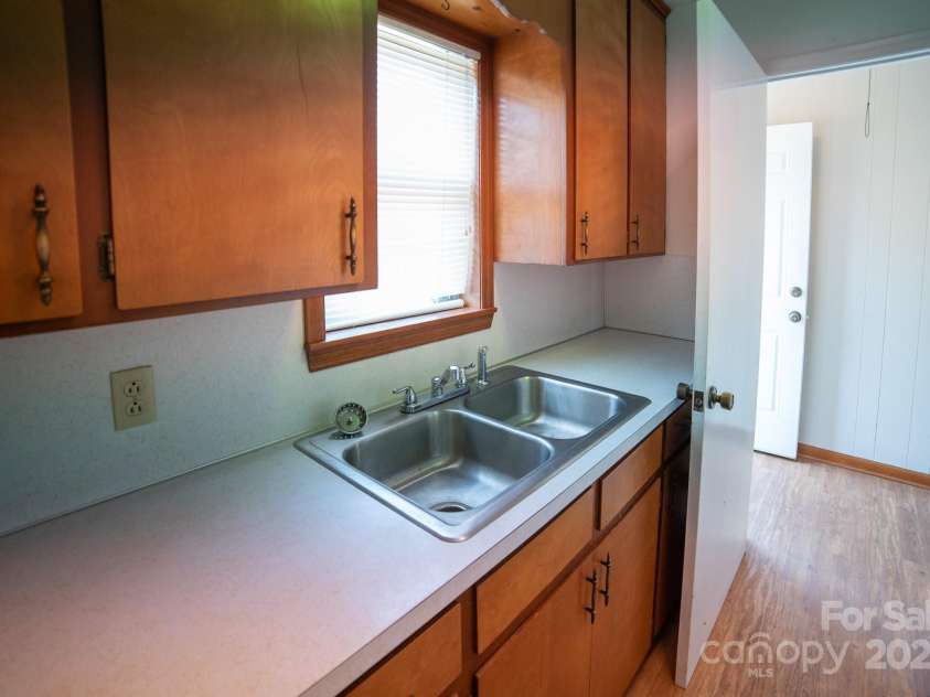 4001 US 64 Highway, Morganton, NC 28655.  MLS# CAR4241669, YatesRealty ID 3688. Laundry room